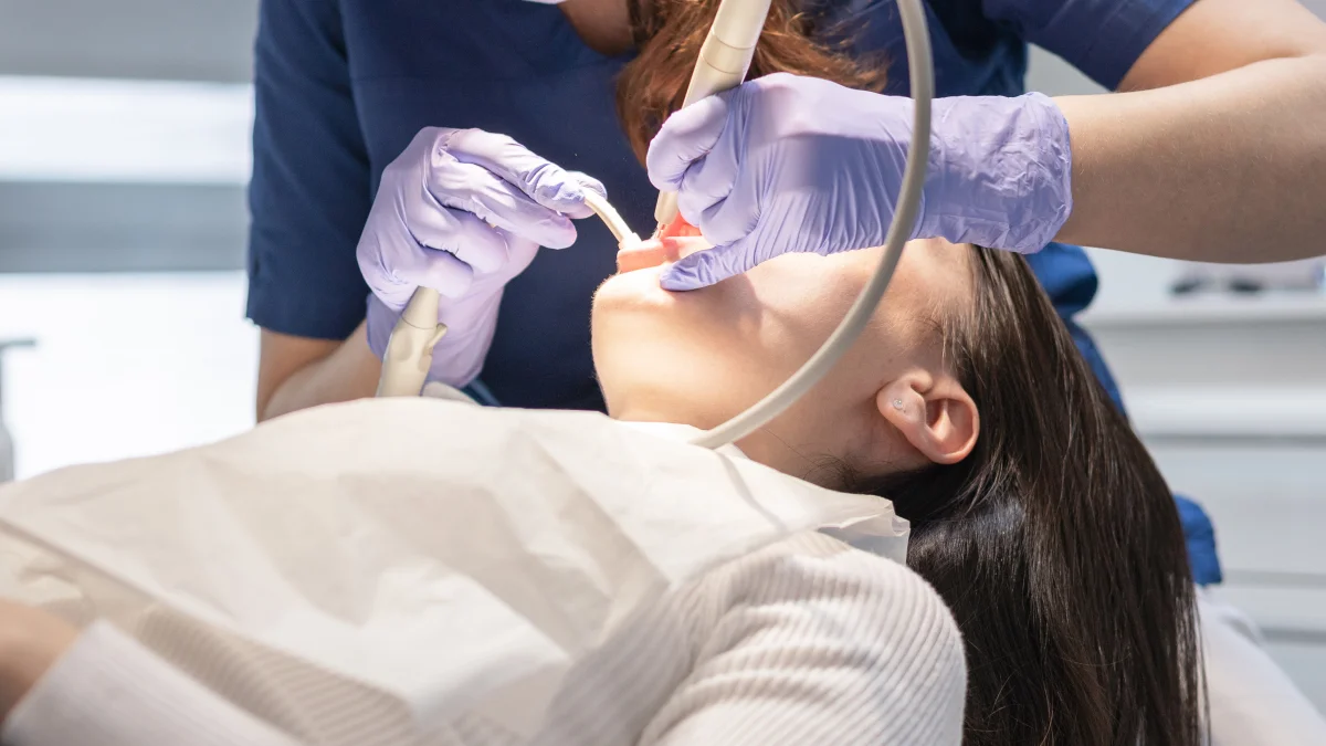Curs teoretic și practic despre terapiile laser în stomatologia minim invazivă, la București