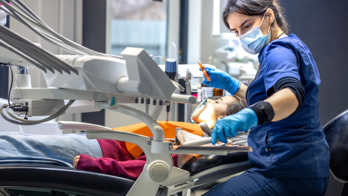 Ruptura de cement dentar – o afecțiune rară care imită periodontita apicală: importanța diagnostică a CBCT