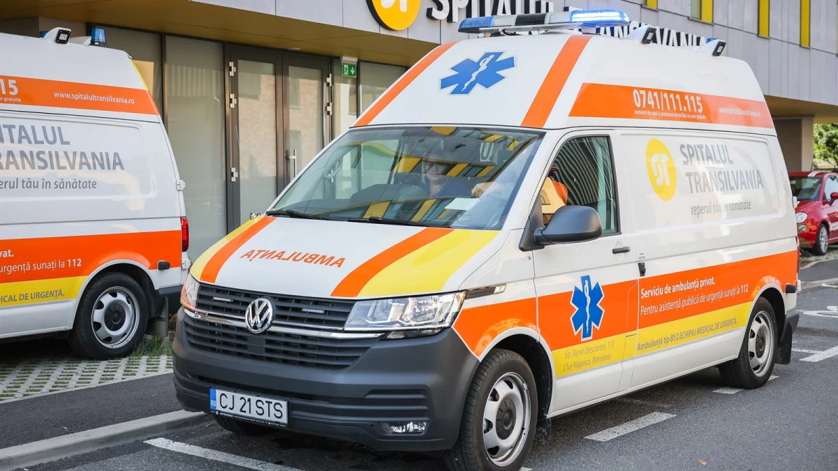 Ziua Națională a Ambulanței, sărbătorită la București cu o defilare a 50 de echipaje și festivitate în Piața Constituției