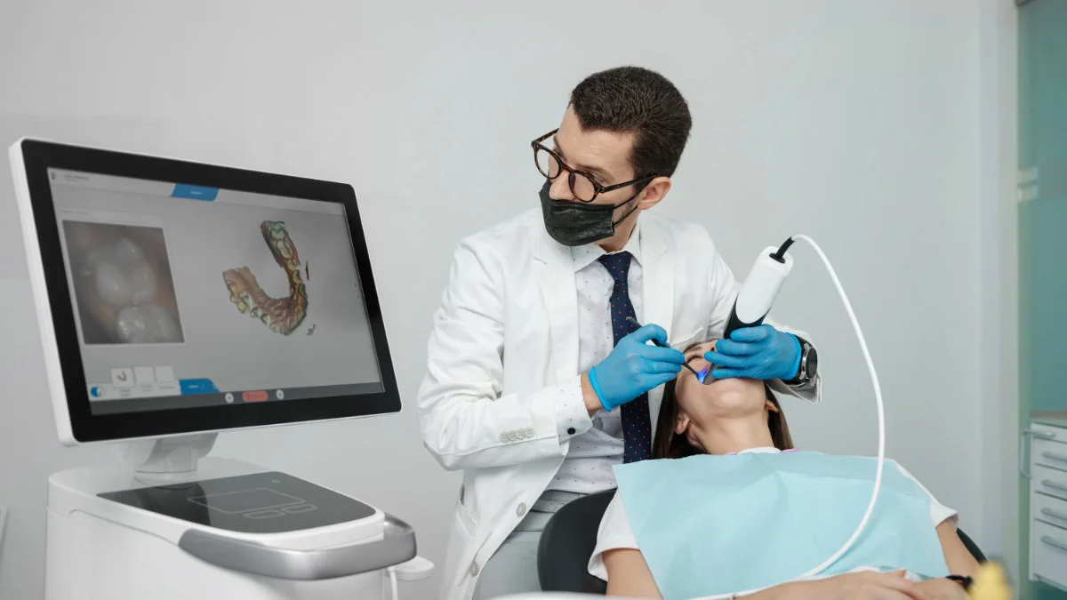 Digitalizarea completă a fluxului clinic în stomatologie: scanarea intraorală și designul protetic asistat de AI ca standard de practică