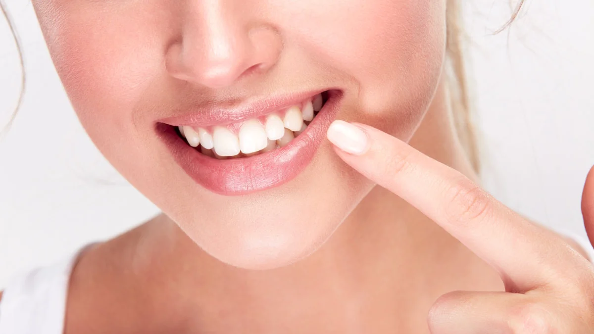 Gingiile inflamate: de ce apar și cum le tratezi corect